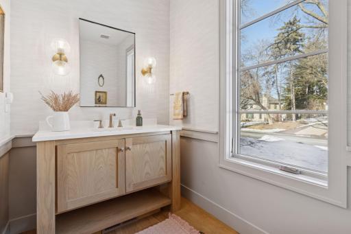4813 Woodhill Way, Edina, MN 55424