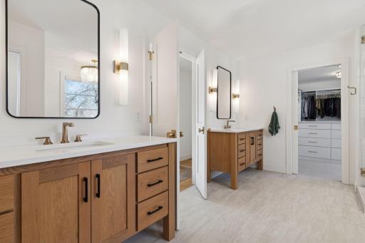 4813 Woodhill Way, Edina, MN 55424