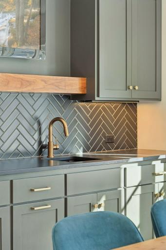 4813 Woodhill Way, Edina, MN 55424