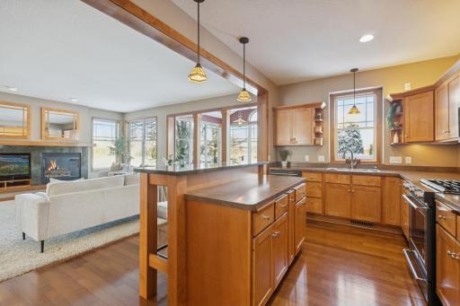 6584 W Laketowne Drive, Albertville, MN 55301