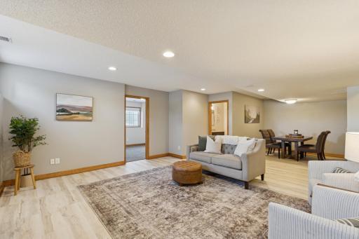 6584 W Laketowne Drive, Albertville, MN 55301