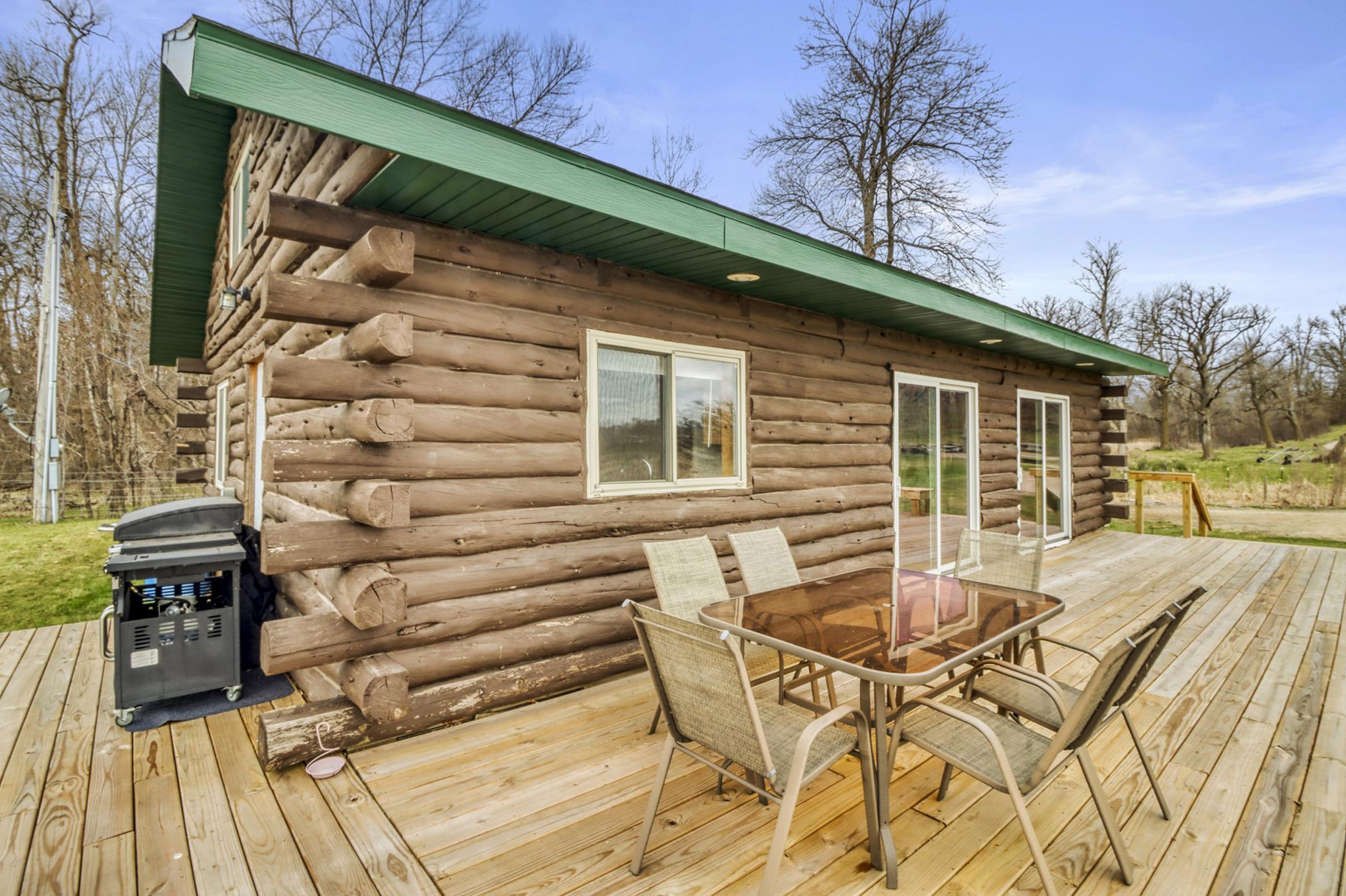Exterior_deck1_3.JPG