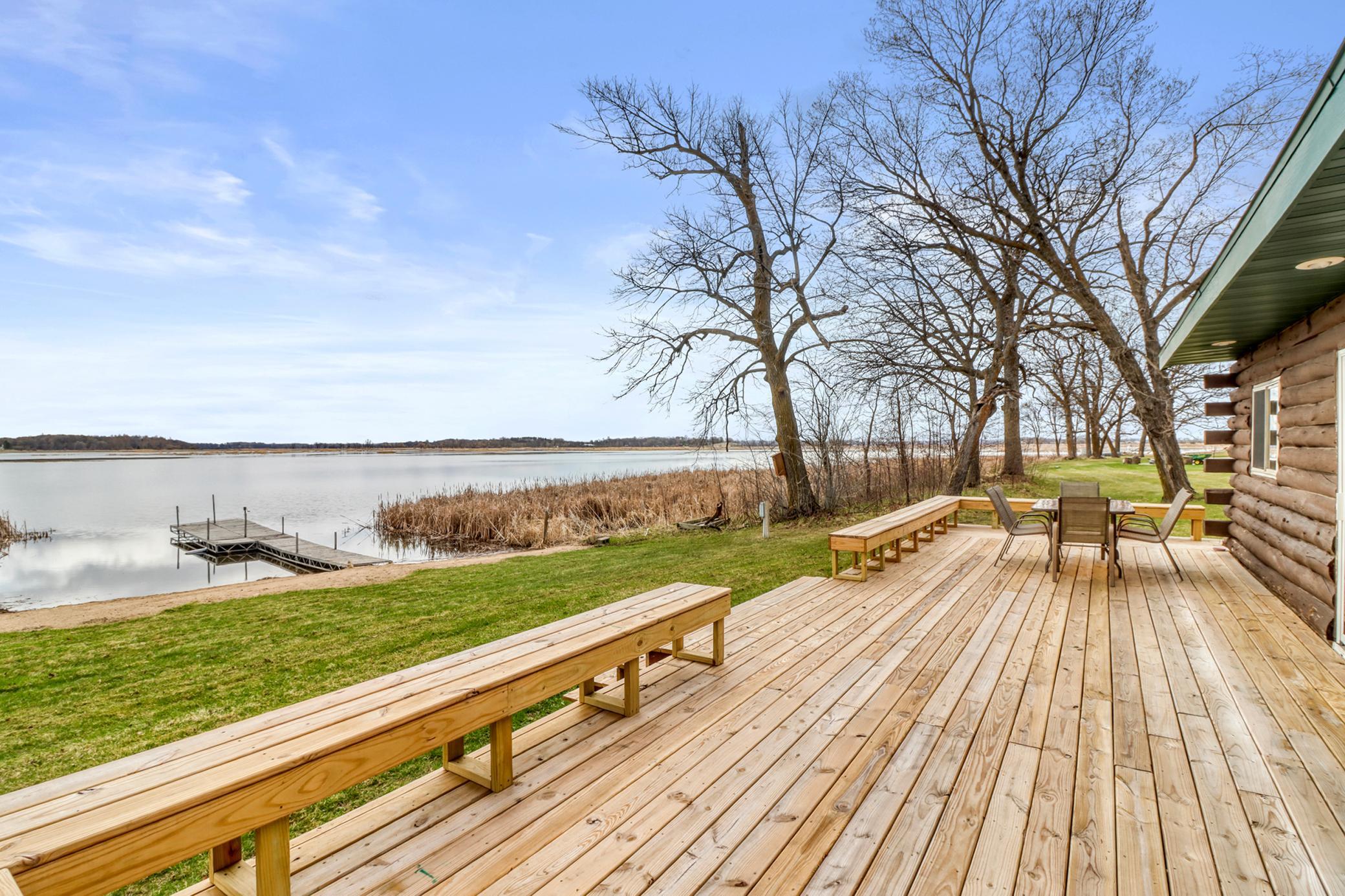Exterior_deck1_1.JPG