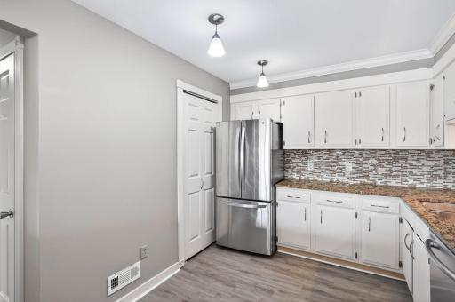 8940 Neill Lake Road, 135E, Eden Prairie, MN 55347