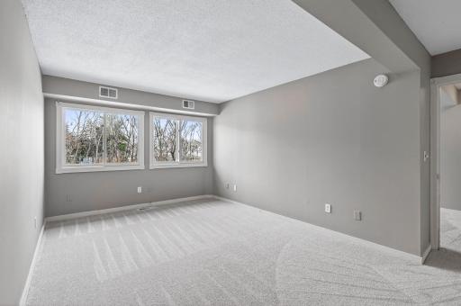 8940 Neill Lake Road, 135E, Eden Prairie, MN 55347