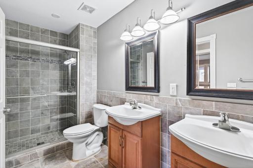 8940 Neill Lake Road, 135E, Eden Prairie, MN 55347