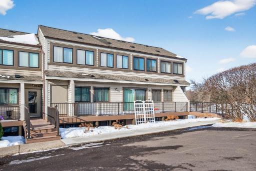 8940 Neill Lake Road, 135E, Eden Prairie, MN 55347