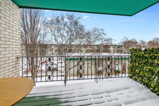 2710 Dale Street N, B307, Roseville, MN 55113