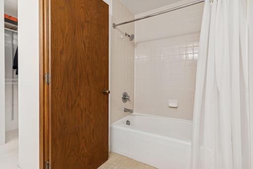 2885 Knox Avenue S, 404, Minneapolis, MN 55408