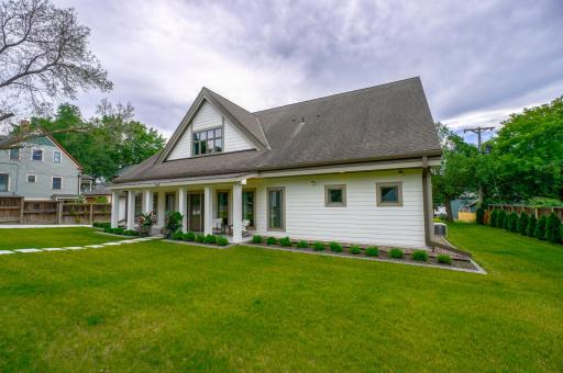 809 5th Street N, Stillwater, MN 55082