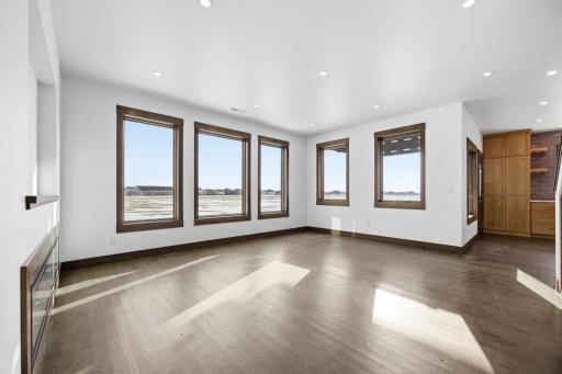 6490 Selkirk Drive S, Fargo, ND 58104
