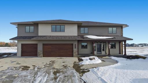 6490 Selkirk Drive S, Fargo, ND 58104