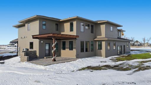 6490 Selkirk Drive S, Fargo, ND 58104