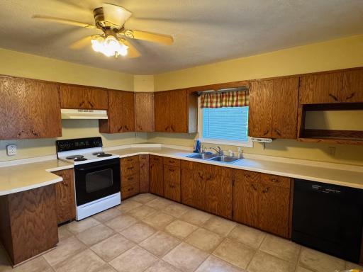 20247 410th Avenue, Roseau, MN 56751