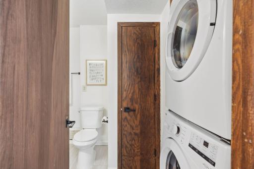 24-web-or-mls-1981 Minnehaha Ave E-24.jpg