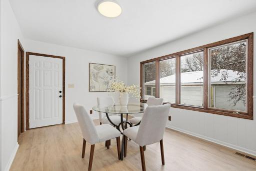 20-web-or-mls-1981 Minnehaha Ave E-20.jpg