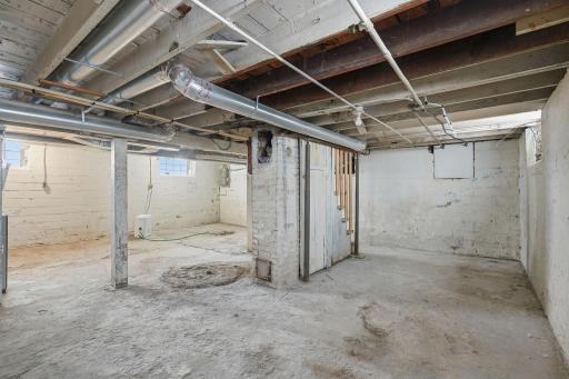 35-web-or-mls-1981 Minnehaha Ave E-35.jpg