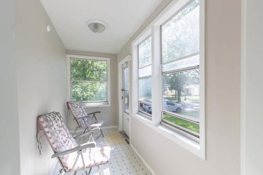 1651 4th Street E, Saint Paul, MN 55106