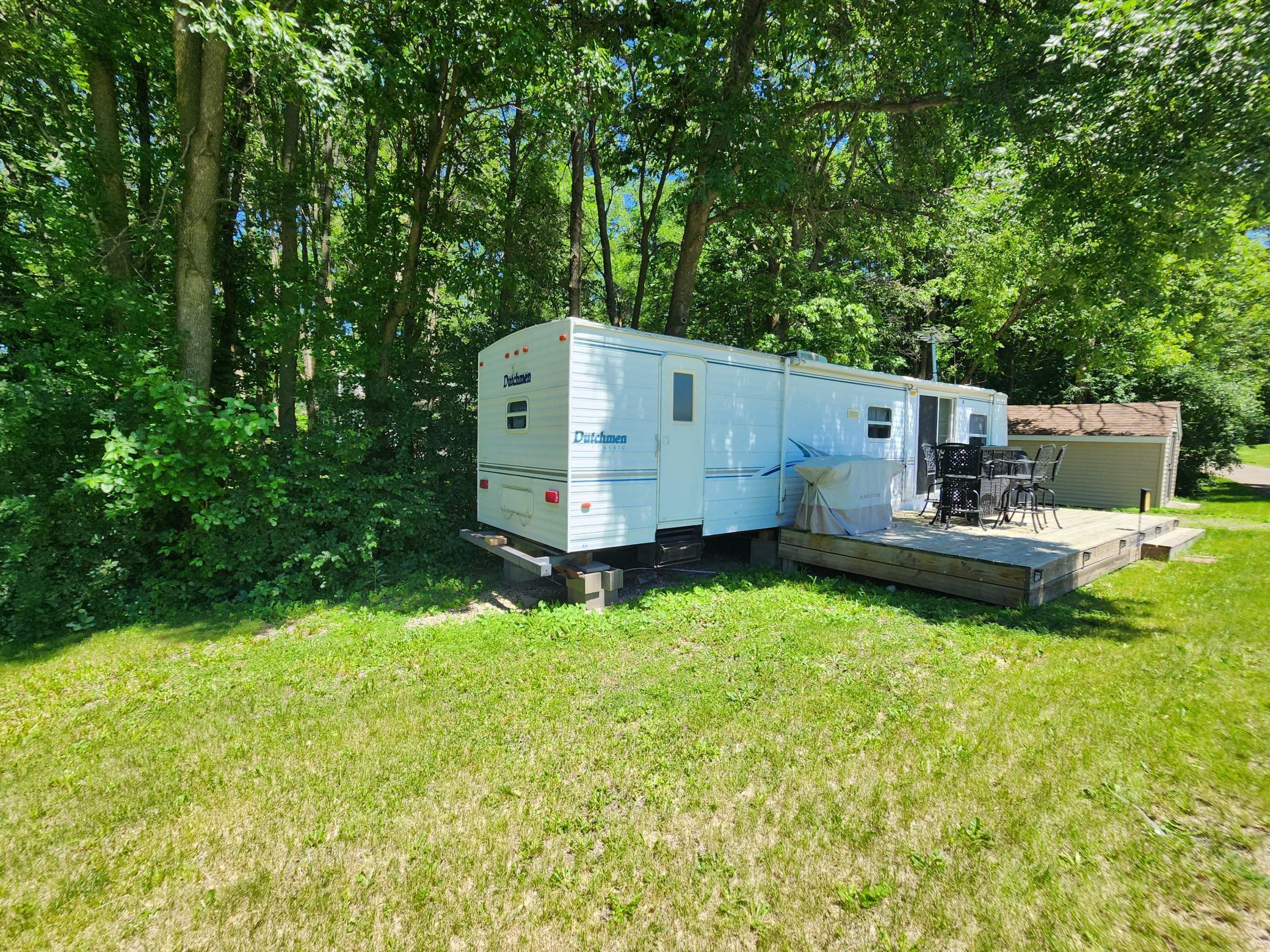 2000 38' updated bunkhouse - hustle and you can enjoy a full season at Cokato Lake RV Resort!