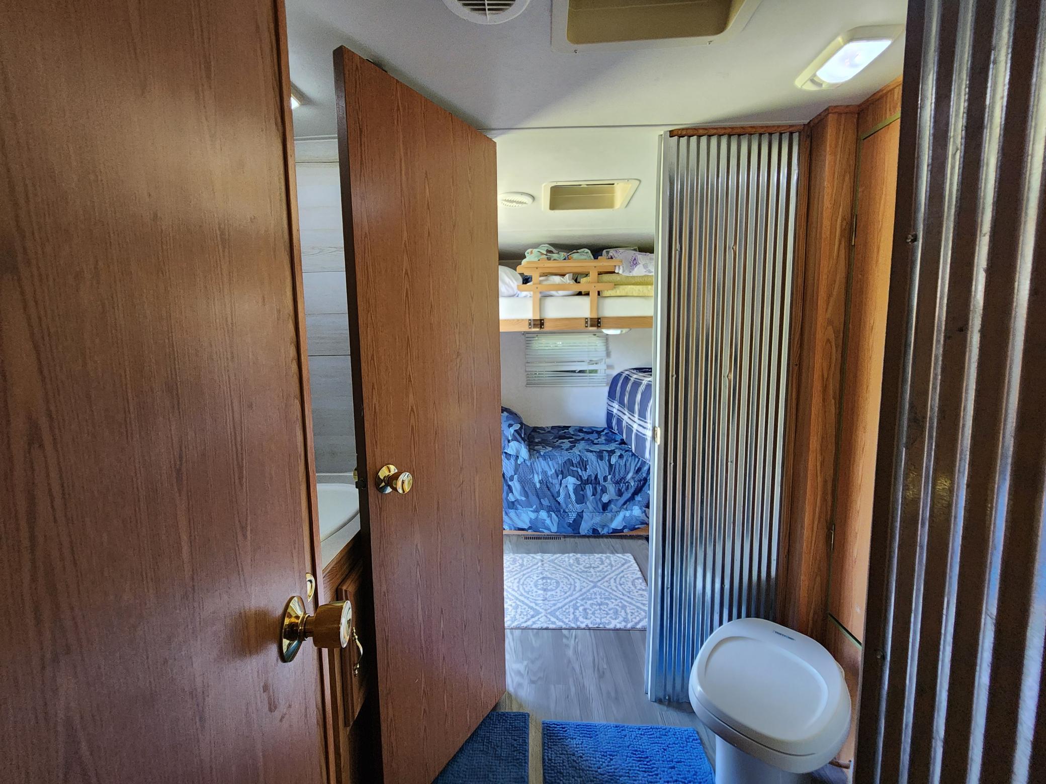 2000 38' updated bunkhouse