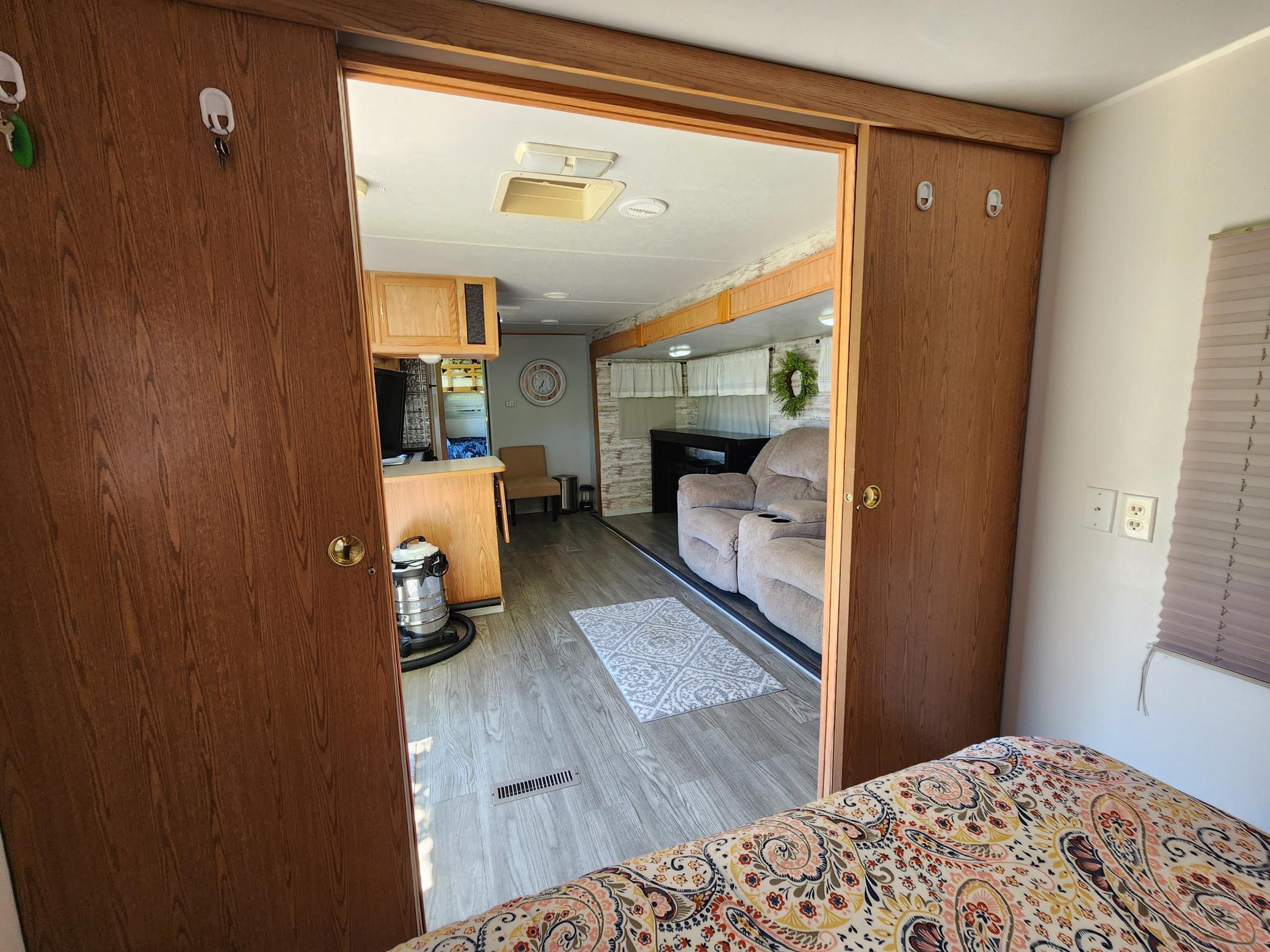 2000 38' updated bunkhouse