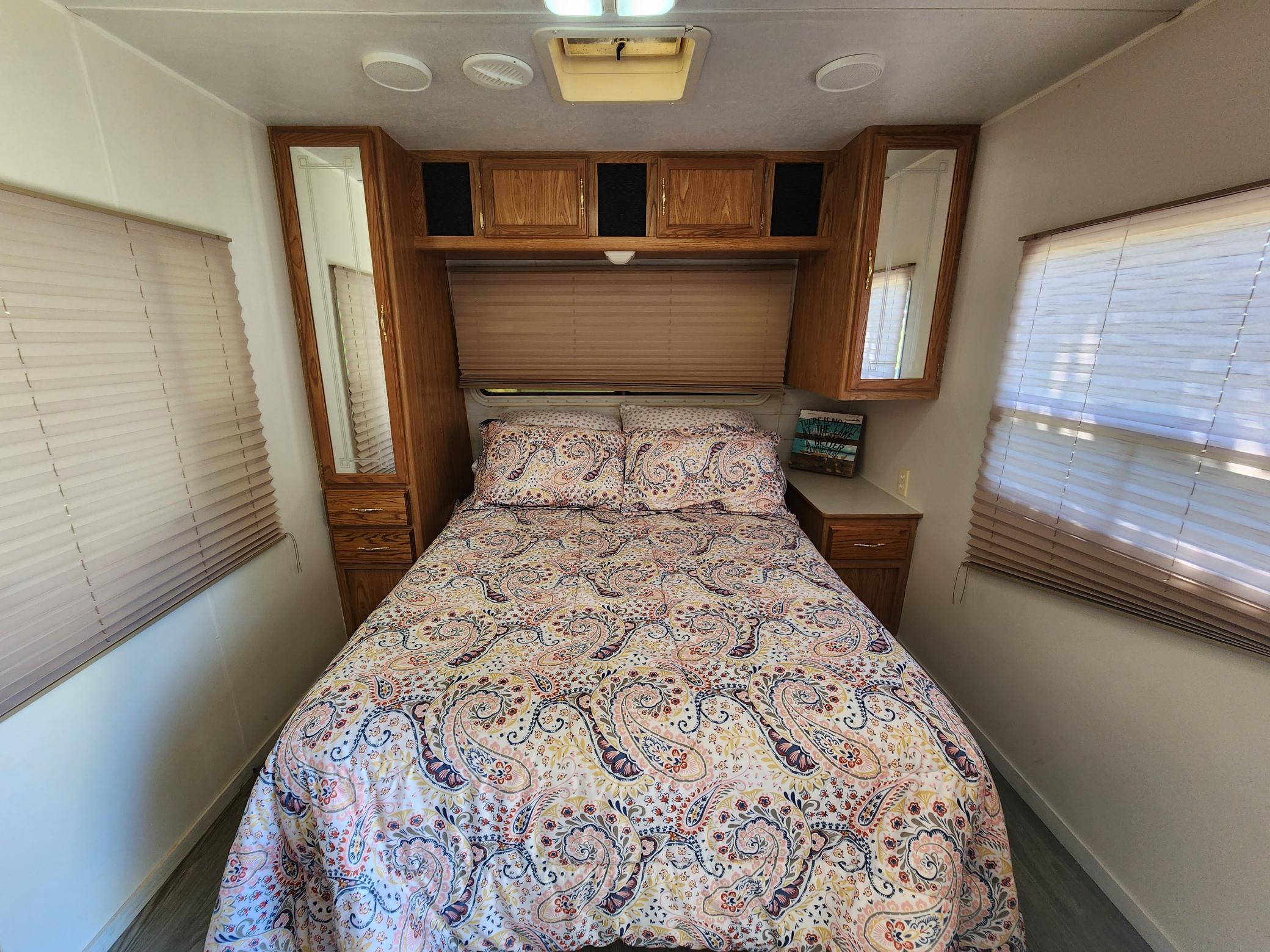 2000 38' updated bunkhouse