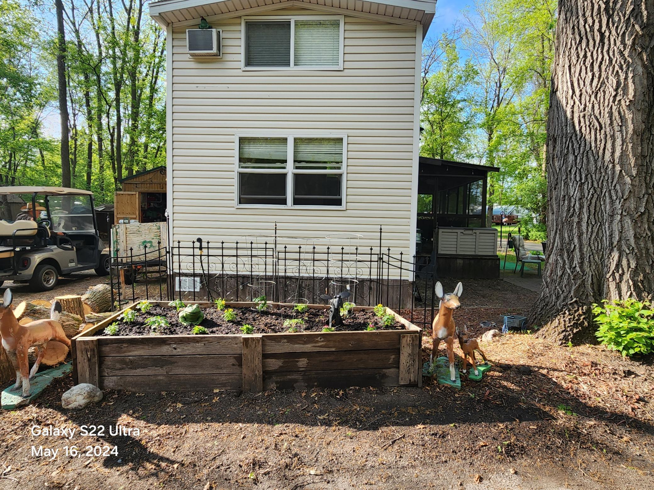 Unit 428 comes with a raised bed for your veggies to grow