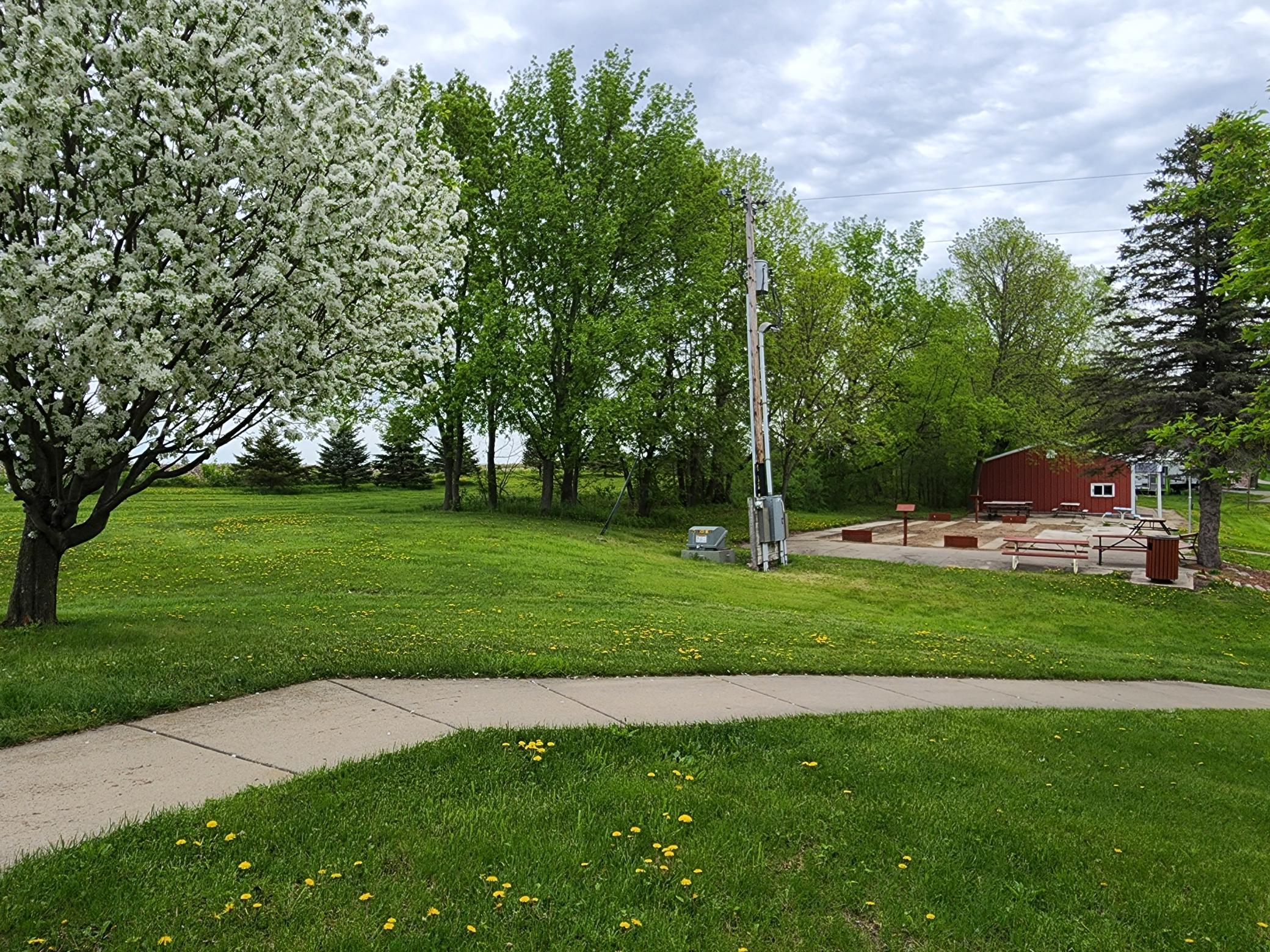 Horse Shoes anyone - We're surrounded with beauty and great amenities!