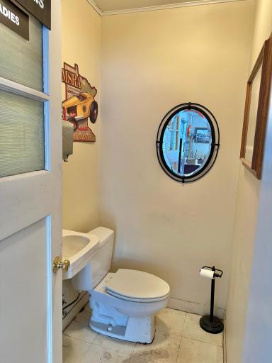 1/2 Bath