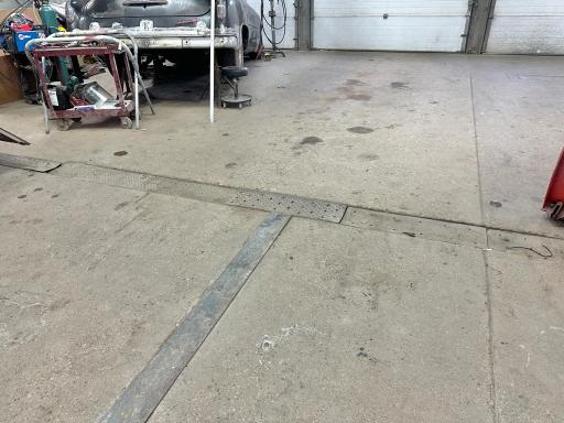 Floor drains bay 1