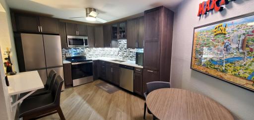 Kitchen 2.jpg
