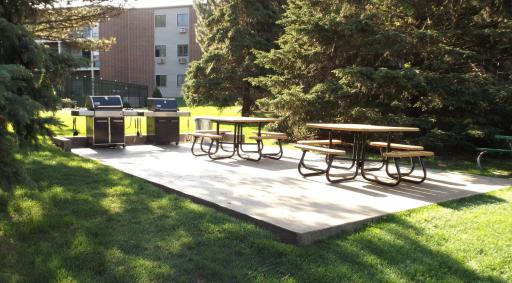 Grill patio 1.jpg