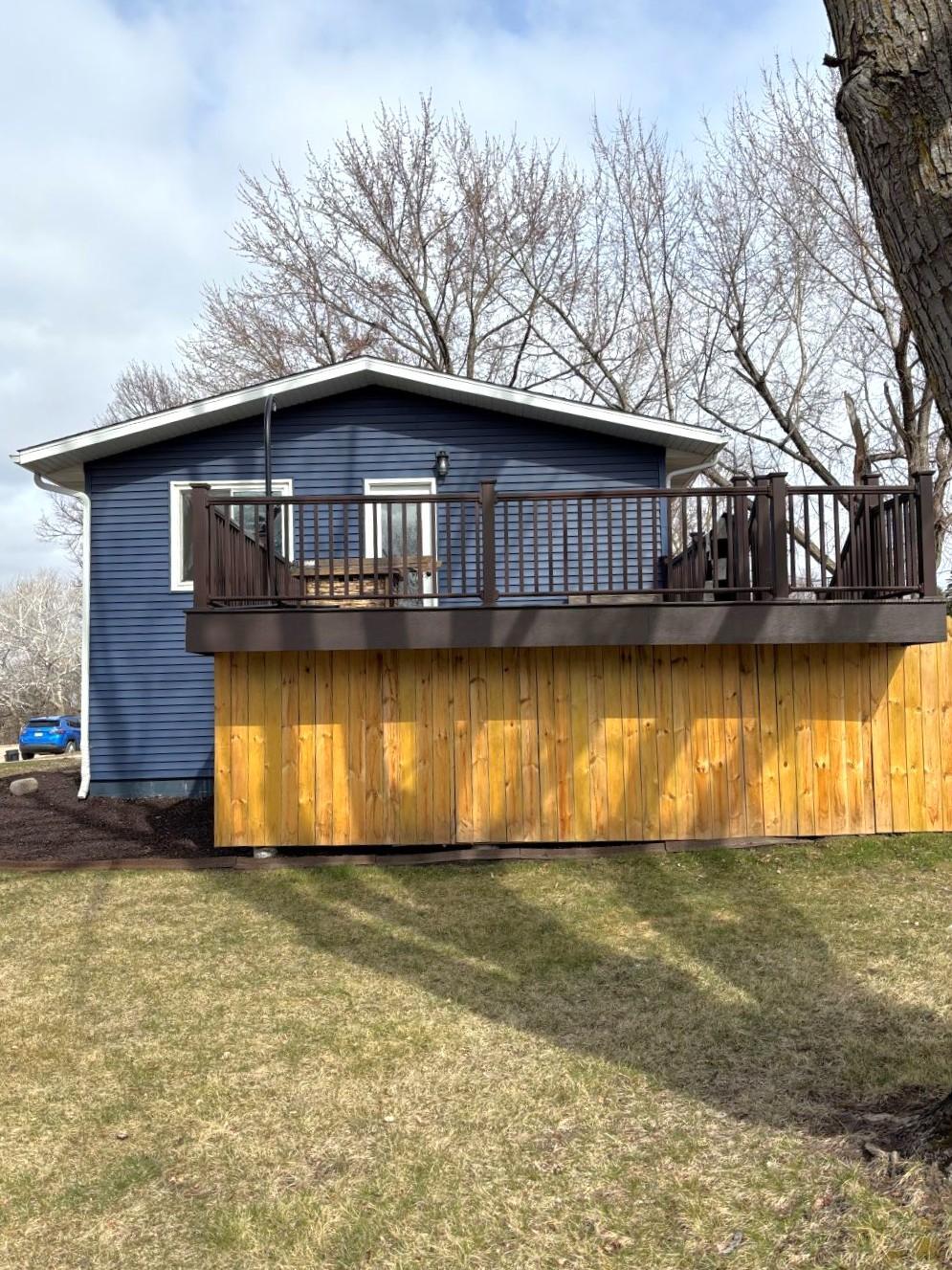 The deck is the hang out to enjoy sunsets.