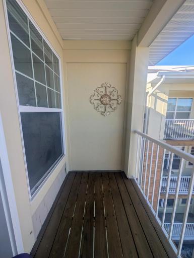 Peaceful deck, perfect for morning coffee, fresh air and relaxing evenings at home.