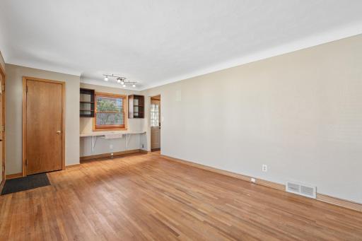 2344 Cowern Place E, Saint Paul, MN 55109
