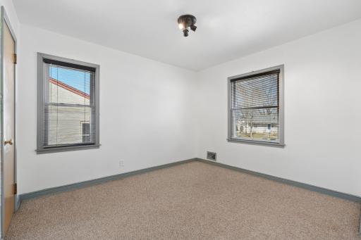 2344 Cowern Place E, Saint Paul, MN 55109
