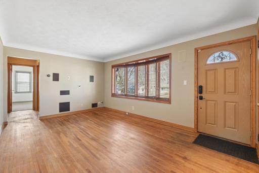 2344 Cowern Place E, Saint Paul, MN 55109