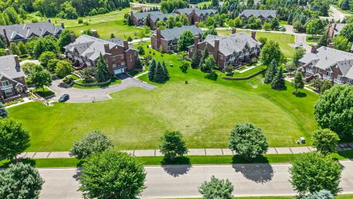 64-web-or-mls-10814 Falling Water Ln-189.jpg