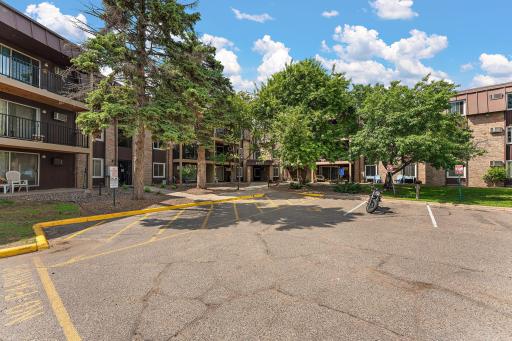 4207 Lakeside Avenue N, 134, Brooklyn Center, MN 55429