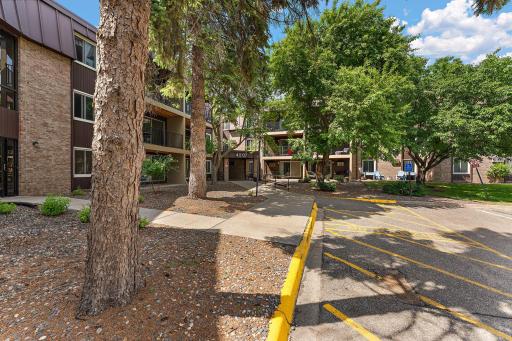 4207 Lakeside Avenue N, 134, Brooklyn Center, MN 55429