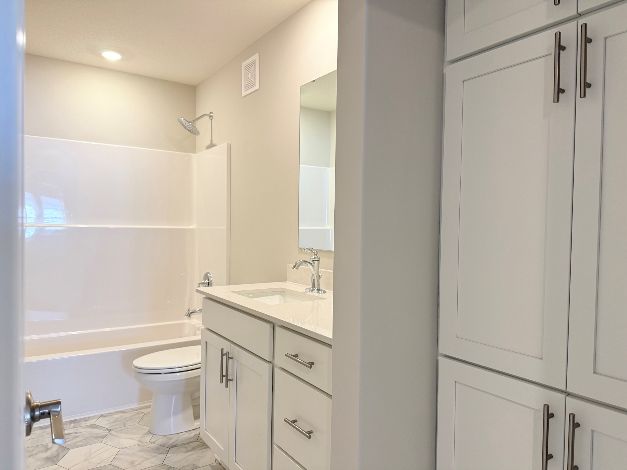 Afton Bathroom 2 L.png