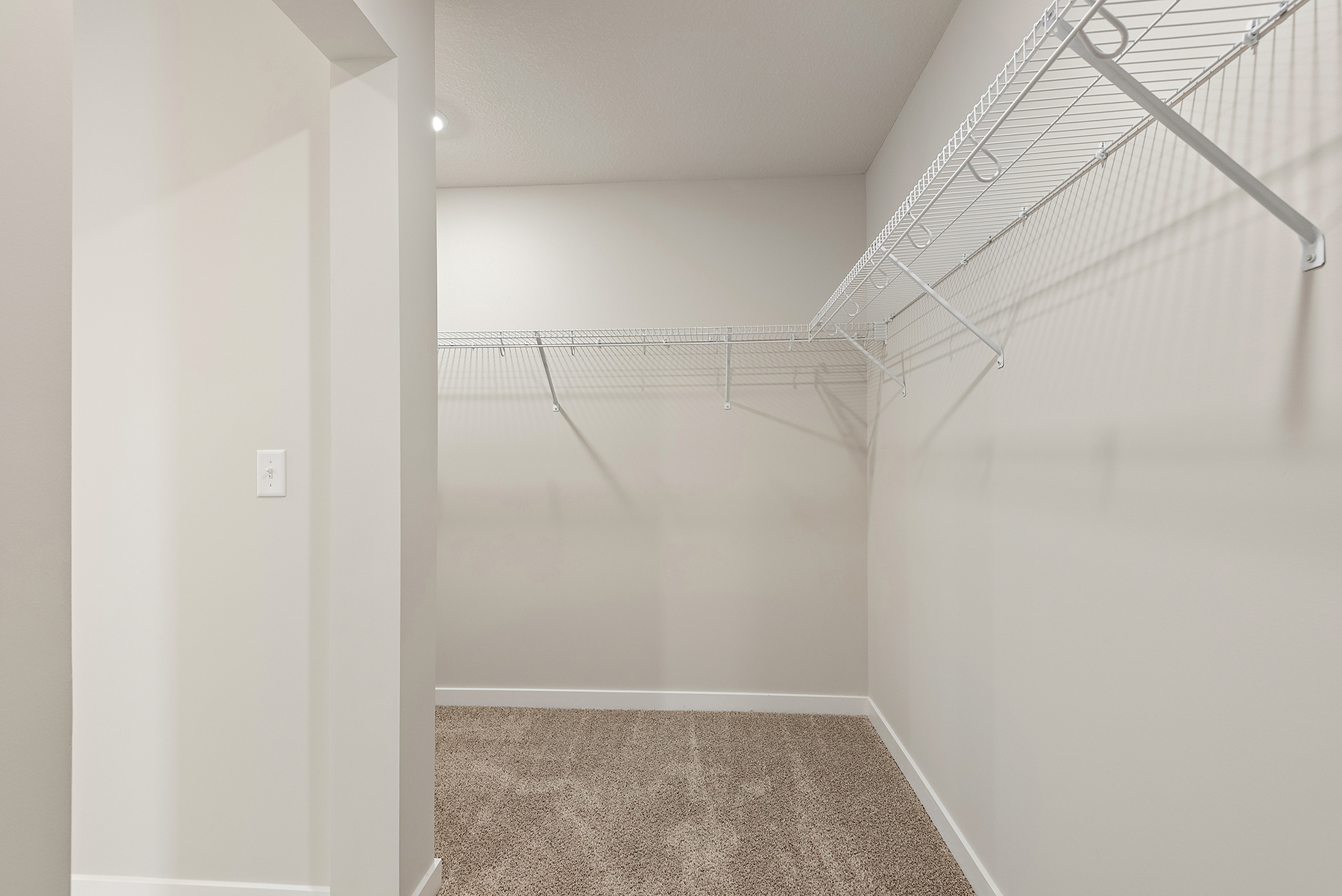 Camden Main Closet 1 L.png