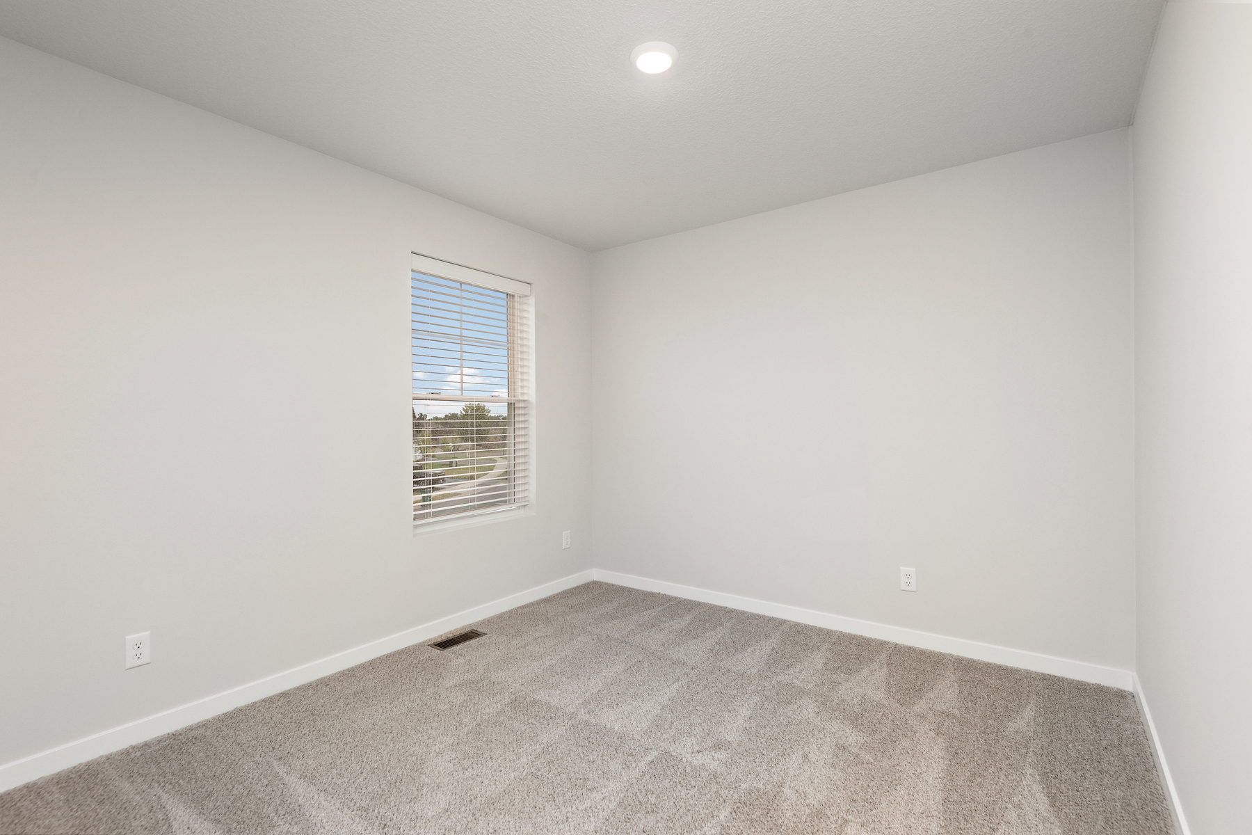 Camden Bedroom 2 L.png