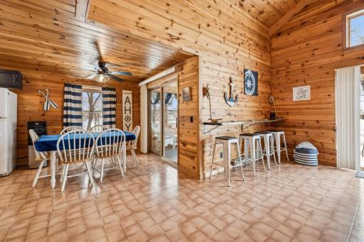 The eat-in dining area and built-in bar provide plenty of space for you and your guests to relax between your ski and wakeboard runs on the lake.