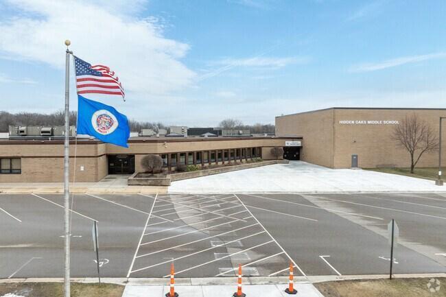 Hidden Oaks Middle School.jpg