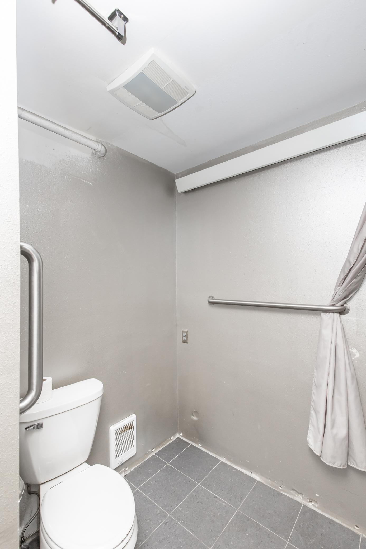 Primary Bathroom - Full