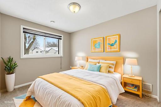 43-web-or-mls-DSC08225 virtually staged.jpeg