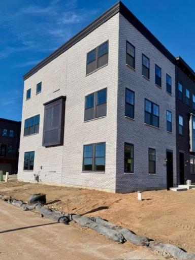 909 Mount Curve Boulevard, I, Saint Paul, MN 55116