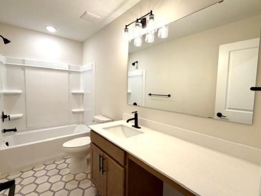 909 Mount Curve Boulevard, I, Saint Paul, MN 55116