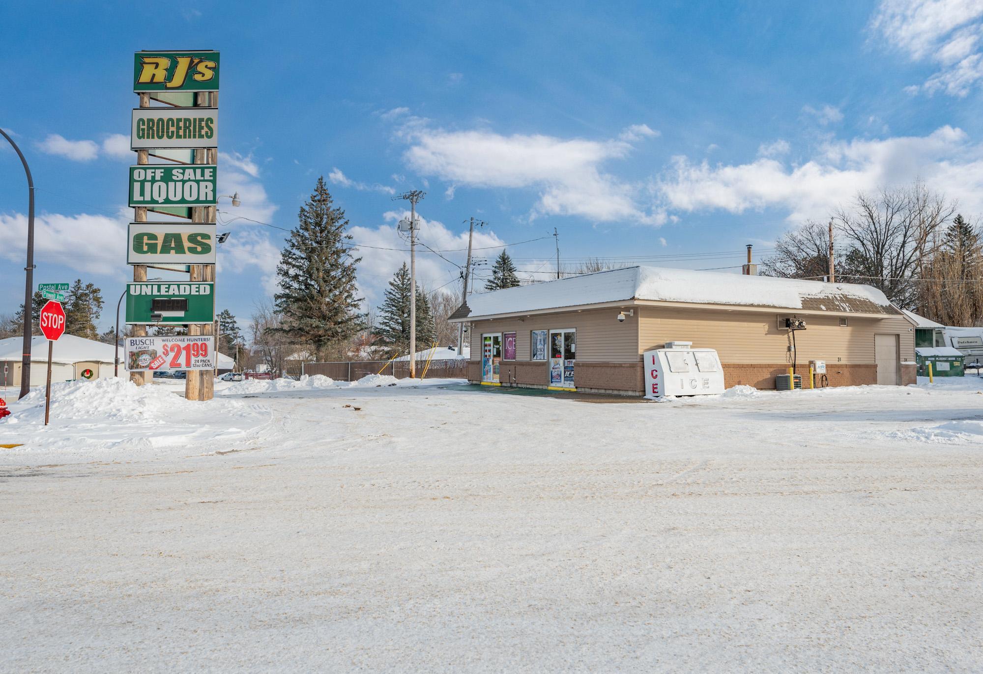 RJ's Market & Liquor - Coleraine Minnesota